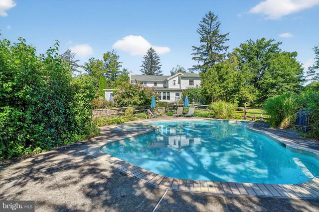 330 FAIRHILL RD, Hatfield, PA 19440