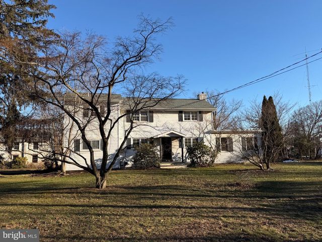 330 FAIRHILL RD, Hatfield, PA 19440