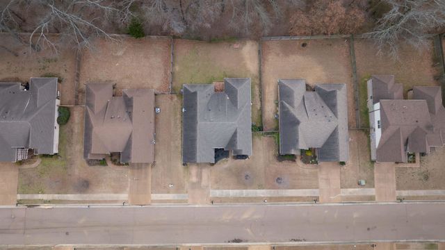 2230 PENDRELL LN, Cordova, TN 38016