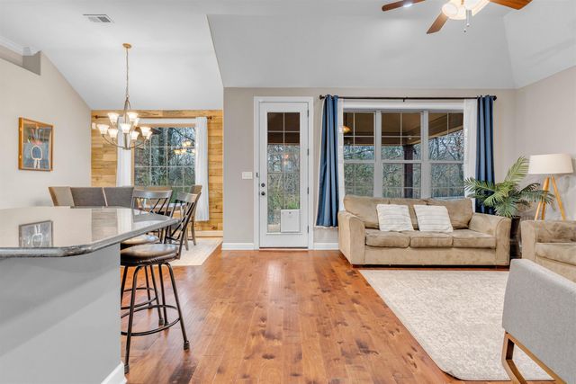 2230 PENDRELL LN, Cordova, TN 38016