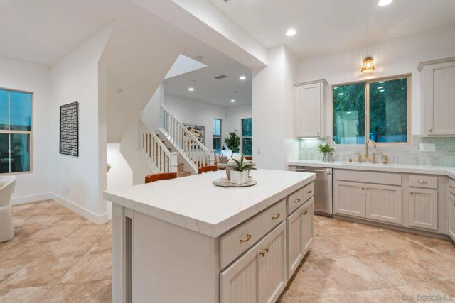 674 Caylpso Pl, Encinitas, CA 92024