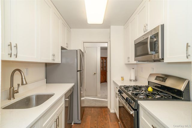 76 Dehaven Drive 2D, Yonkers, NY 10703