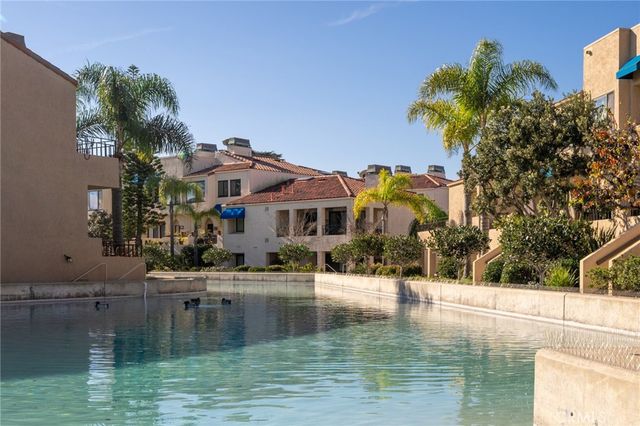 16425 Martin Lane, Huntington Beach, CA 92649