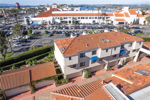 16425 Martin Lane, Huntington Beach, CA 92649