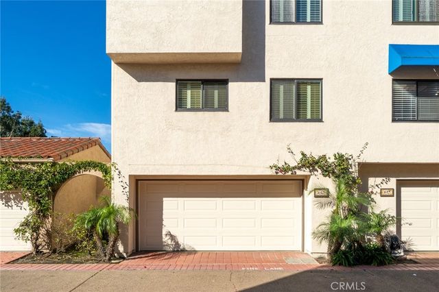 16425 Martin Lane, Huntington Beach, CA 92649