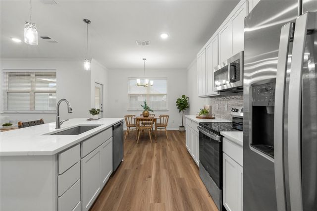 8114 Timber Hollow LN, Temple, TX 76502