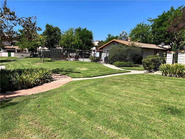 922 N Redding D, Upland, CA 91786