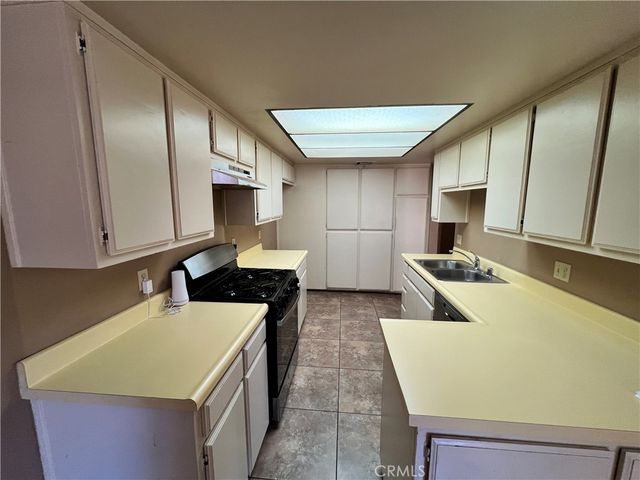 922 N Redding D, Upland, CA 91786