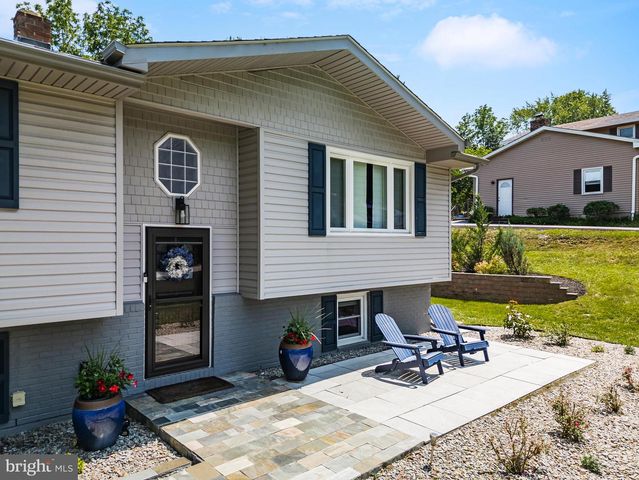 3788 BARBERRY RD, Center Valley, PA 18034
