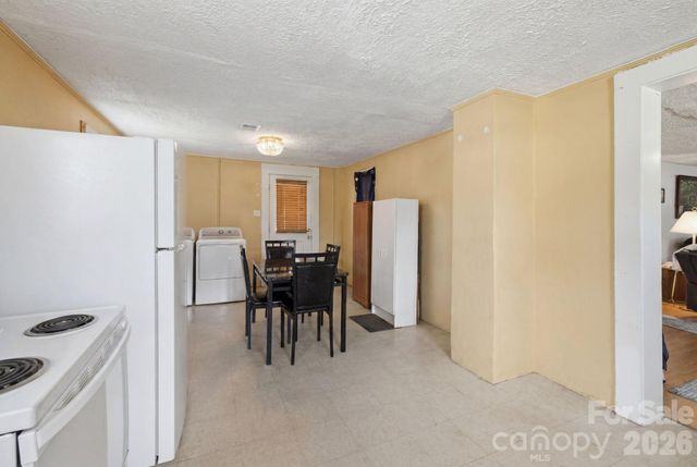 3948 Main Avenue Drive NW, Hickory, NC 28601
