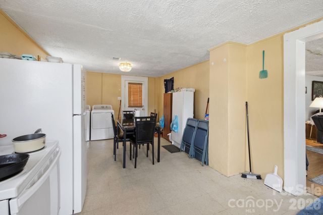 3948 Main Avenue Drive NW, Hickory, NC 28601