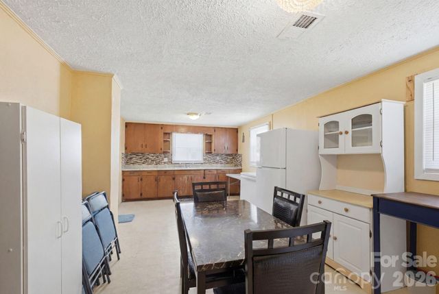 3948 Main Avenue Drive NW, Hickory, NC 28601