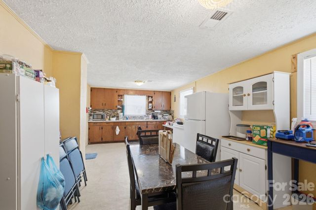 3948 Main Avenue Drive NW, Hickory, NC 28601