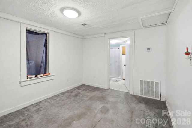 3948 Main Avenue Drive NW, Hickory, NC 28601