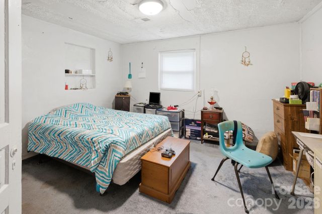 3948 Main Avenue Drive NW, Hickory, NC 28601