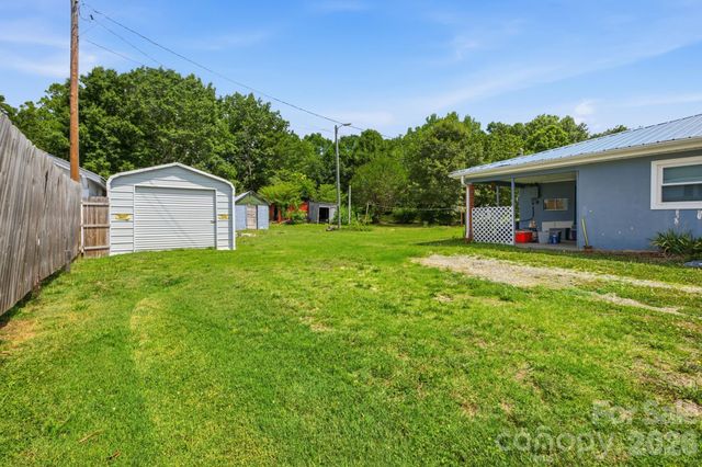 3948 Main Avenue Drive NW, Hickory, NC 28601