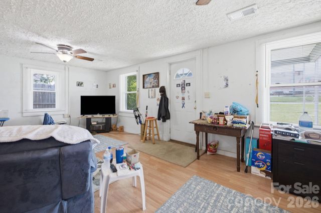 3948 Main Avenue Drive NW, Hickory, NC 28601