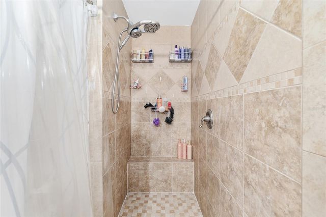 800 CRESTVIEW CIRCLE N, Wildwood, FL 34785