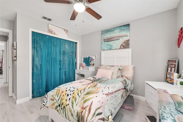 800 CRESTVIEW CIRCLE N, Wildwood, FL 34785