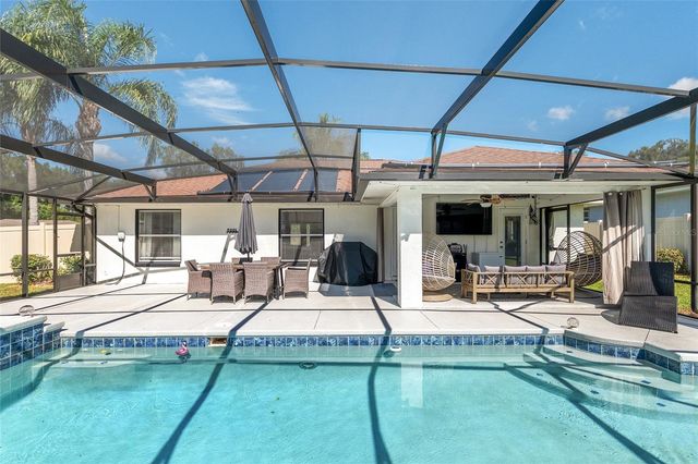 800 CRESTVIEW CIRCLE N, Wildwood, FL 34785