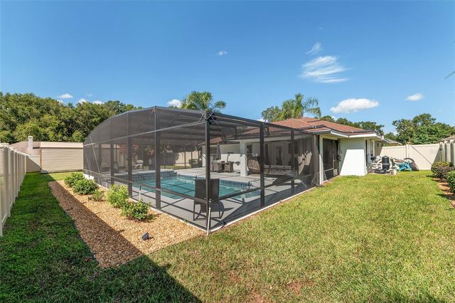 800 CRESTVIEW CIRCLE N, Wildwood, FL 34785