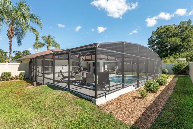 800 CRESTVIEW CIRCLE N, Wildwood, FL 34785