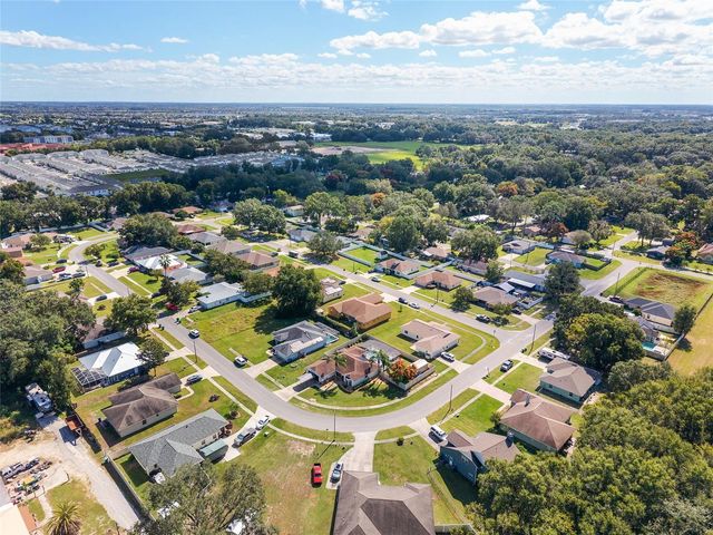 800 CRESTVIEW CIRCLE N, Wildwood, FL 34785