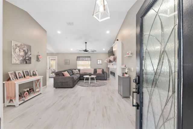 800 CRESTVIEW CIRCLE N, Wildwood, FL 34785