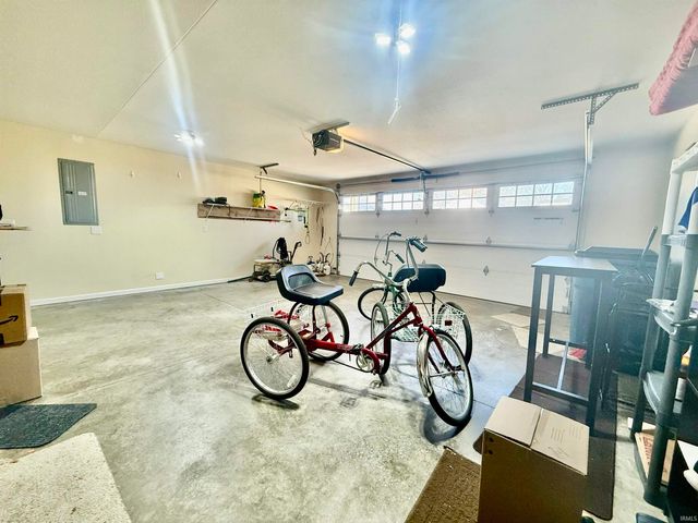 13638 Leo Road, Leo, IN 46765