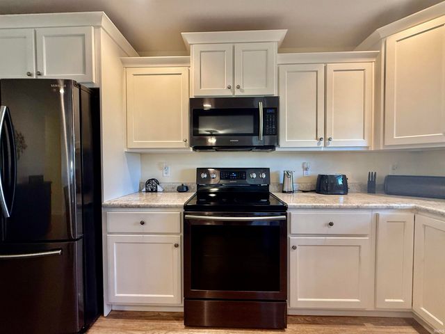 13638 Leo Road, Leo, IN 46765