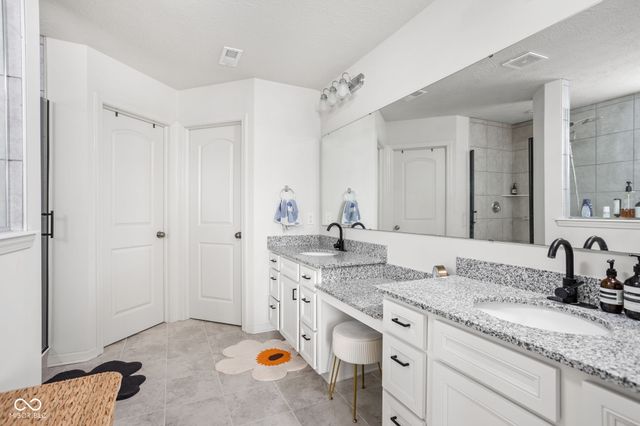 7222 Oak Trace Lane, Brownsburg, IN 46112