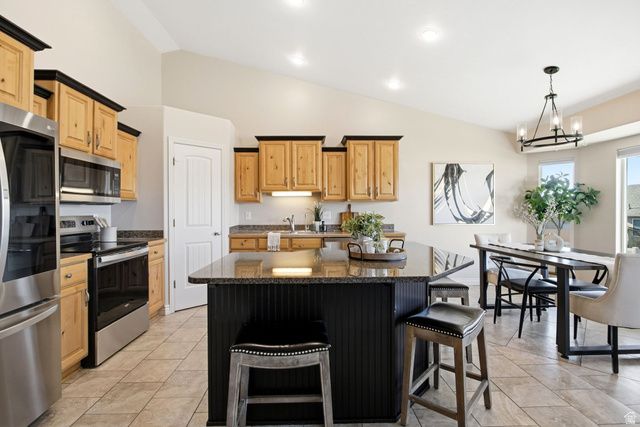 1242 S 1700 W, Syracuse, UT 84075