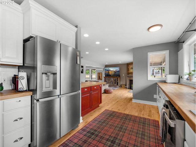 35134 HELLIGSO Ln, Astoria, OR 97103