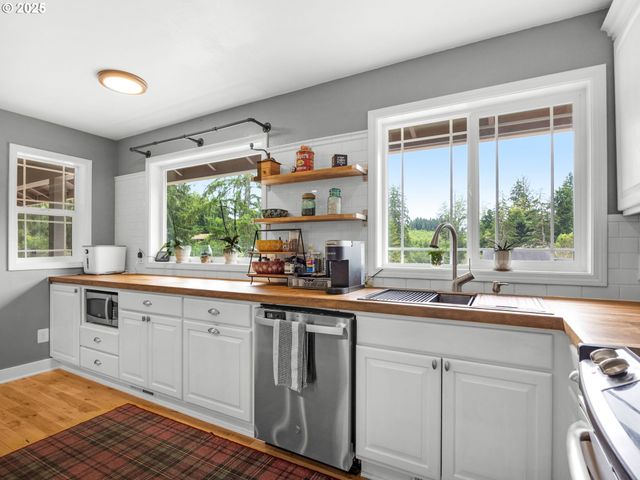 35134 HELLIGSO Ln, Astoria, OR 97103