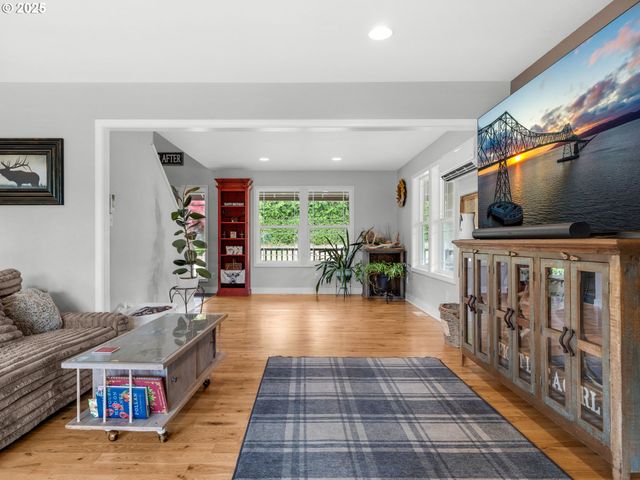 35134 HELLIGSO Ln, Astoria, OR 97103