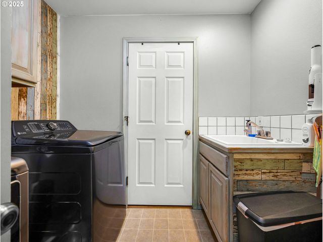 35134 HELLIGSO Ln, Astoria, OR 97103