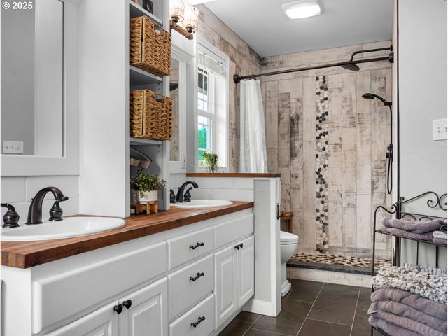 35134 HELLIGSO Ln, Astoria, OR 97103