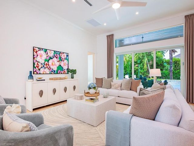 2363 Crayton RD, Naples, FL 34103