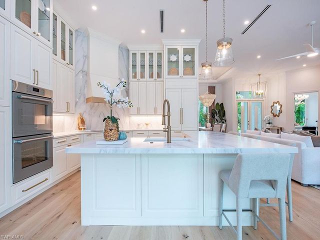 2363 Crayton RD, Naples, FL 34103