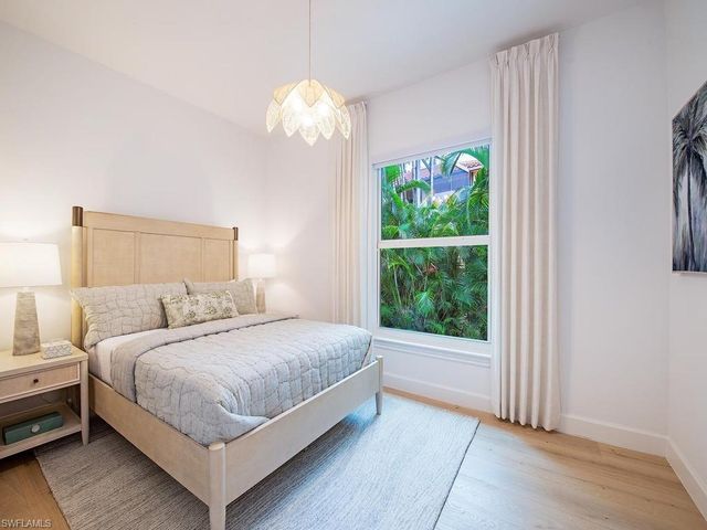 2363 Crayton RD, Naples, FL 34103