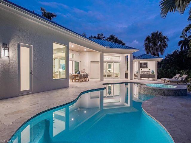 2363 Crayton RD, Naples, FL 34103