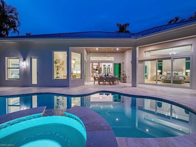 2363 Crayton RD, Naples, FL 34103