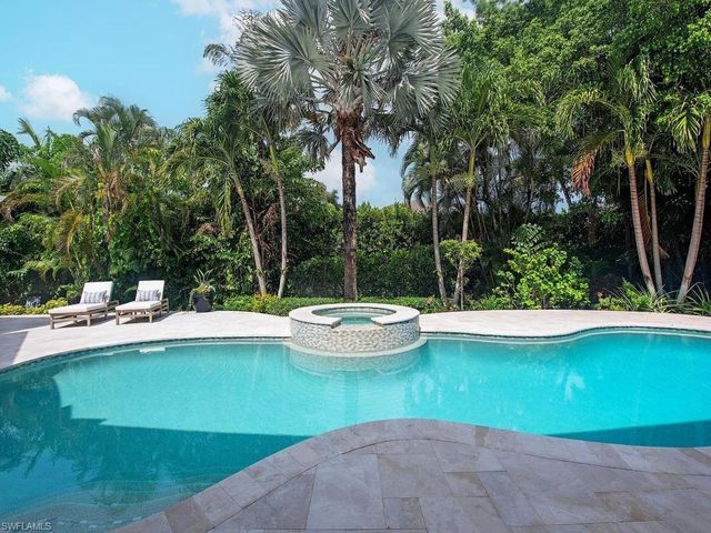 2363 Crayton RD, Naples, FL 34103