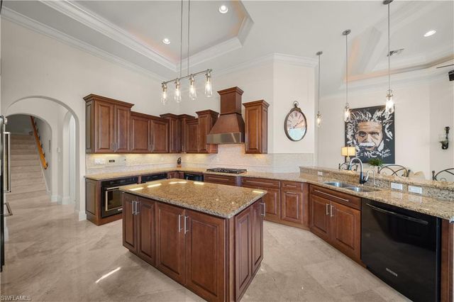 494 Seabee AVE, Naples, FL 34108