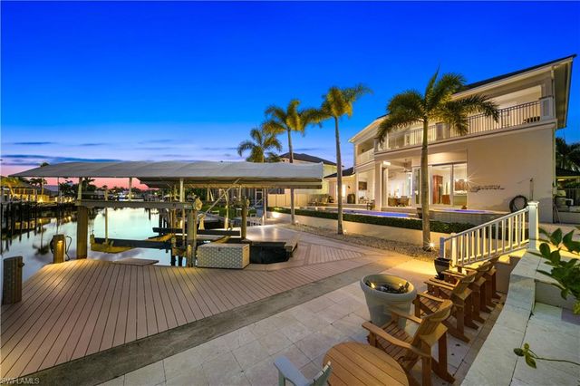 494 Seabee AVE, Naples, FL 34108