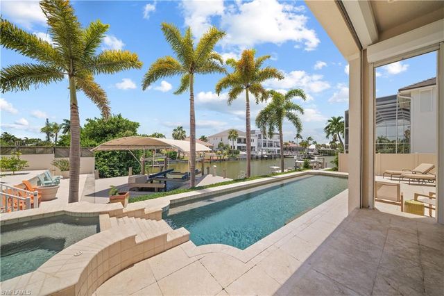 494 Seabee AVE, Naples, FL 34108