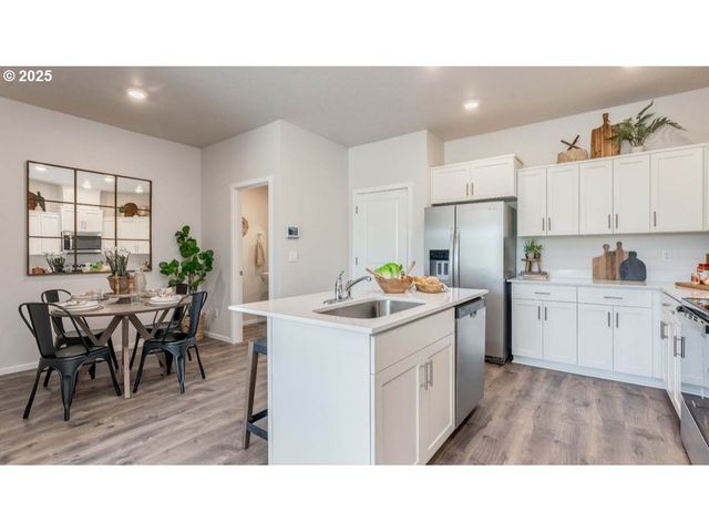 3421 Sw Thomas Ave, Gresham, OR 97080