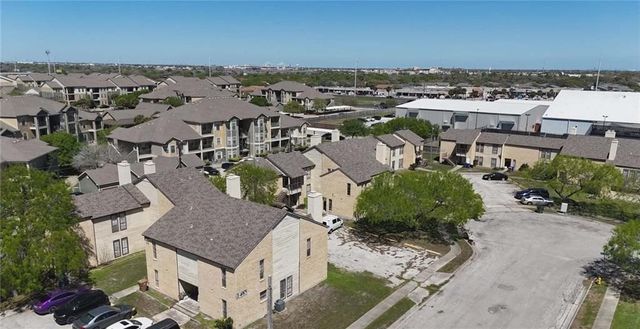 2410 Capitan Dr, Corpus Christi, TX 78414