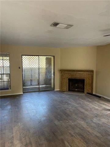 2410 Capitan Dr, Corpus Christi, TX 78414