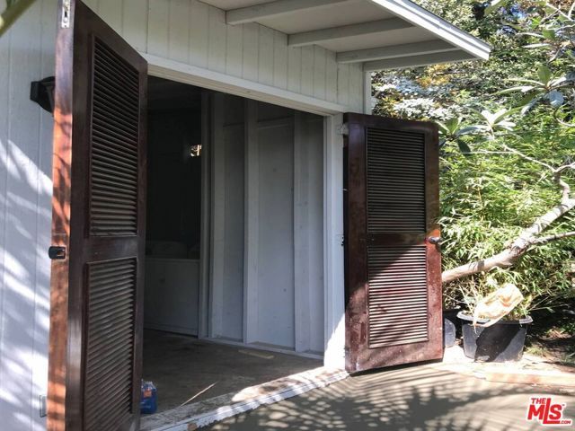 1215 Hilldale, Los Angeles, CA 90069